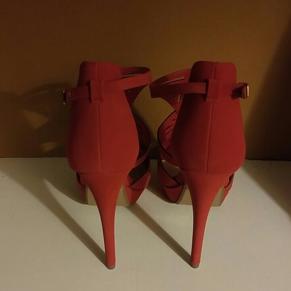 Heels - Picture 2 of 4
